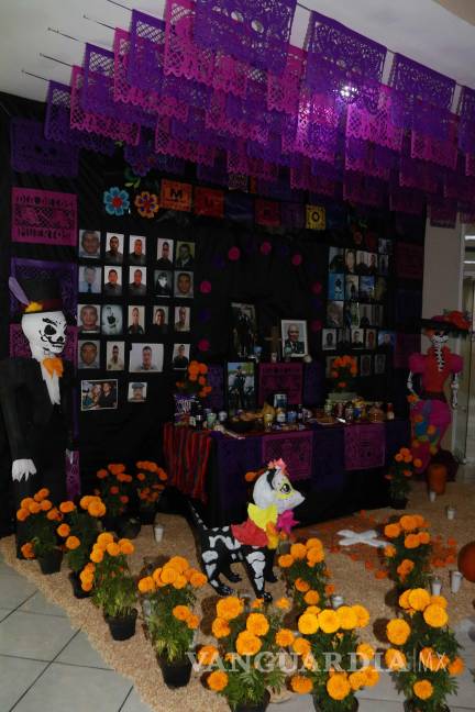 $!La Secretaría de Seguridad se une a las tradiciones del Día de Muertos con un tributo institucional.