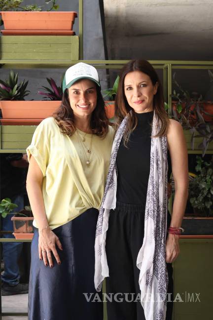 $!Ana e Iliana son parte del elenco que llegará a Saltillo a sólo 2 días de haber estrenado la obra.