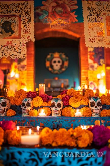 $!Uno de los elementos más representativos de esta festividad es el altar de muertos, una ofrenda que se coloca para recibir y recordar a los difuntos.