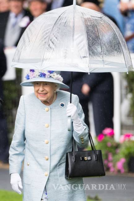 $!La vida de la Reina Isabel II en 20 icónicas fotografías