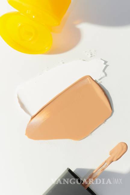 $!Imagen ilustrativa sobre la mezcla del maquillaje y el protector solar.