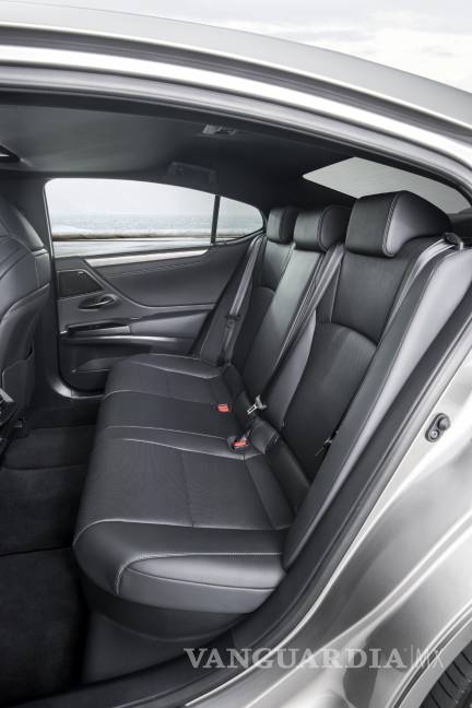 $!El nuevo Lexus ES se presentó en Pekín