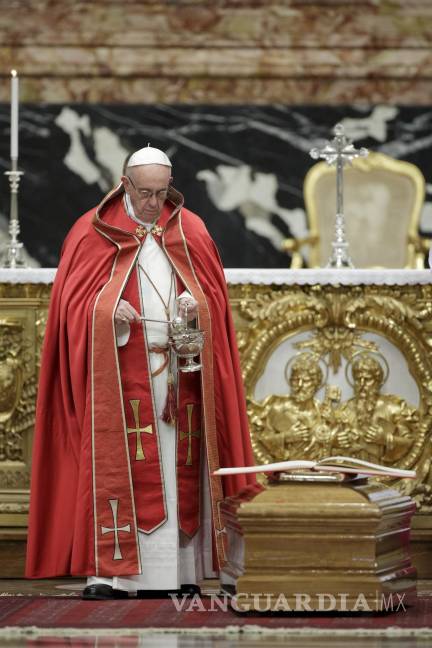 $!Preside el papa Francisco el funeral del cardenal Bernard Law