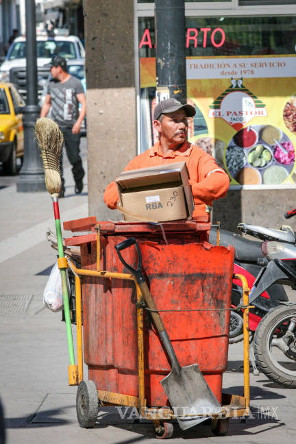 $!En Saltillo no hay cultura de limpieza, dicen recolectores de basura