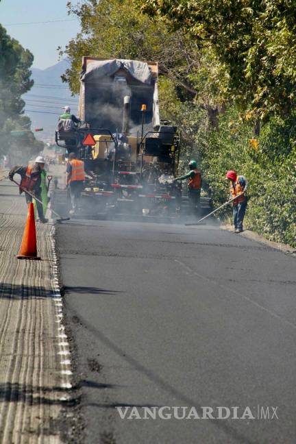 $!La Dirección de Infraestructura de Saltillo informa que se avanza en el sentido poniente-oriente, a fin de concluir pronto la obra.