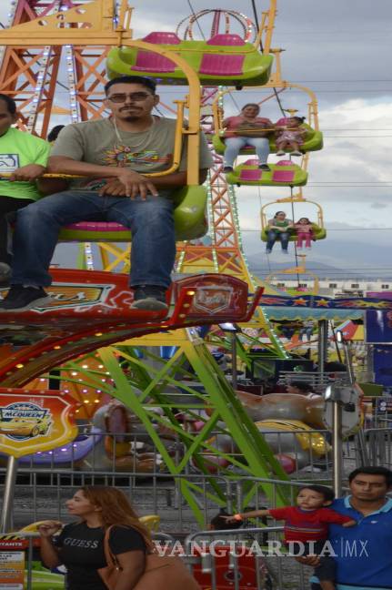 $!Familiares denuncian falta de consideración hacia personas con discapacidad en la Feria.