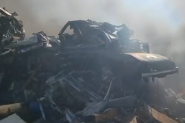 Un incendio en una recicladora que fue provocado por una chispa cuando realizaban cortes de metal causó alarma en Juárez, Nuevo León, este viernes 2 de enero.