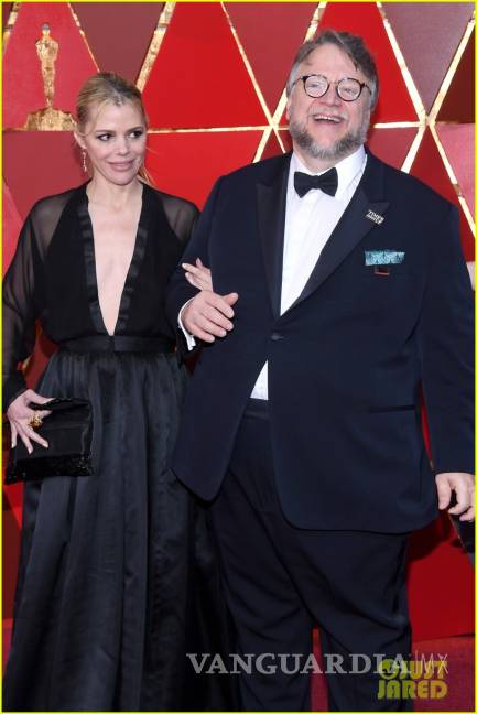 $!Guillermo Del Toro se divorcia. ¿La causante fue la mujer que llevó a los Oscar?