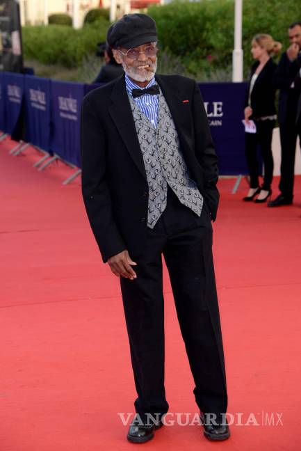 $!El actor estadounidense Melvin Van Peebles llega para la proyección de ‘Lawless’ durante la 38a edición del Festival de Cine Americano de Deauville, en Deauville, Francia, 05 de septiembre de 2012. EFE/EPA/Stephane Reix