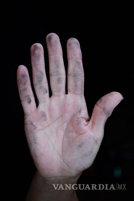 $!Vecinos de Saltillo denuncian que están afectados por contaminación de humo negro que emana de la empresa Tupy