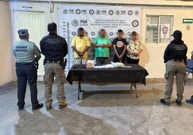 Cuatro personas fueron puestas a disposición de las autoridades tras el cateo realizado en Bellavista, donde también se encontraron bolsas de plástico y básculas grameras vinculadas presuntamente a actividades ilícitas.