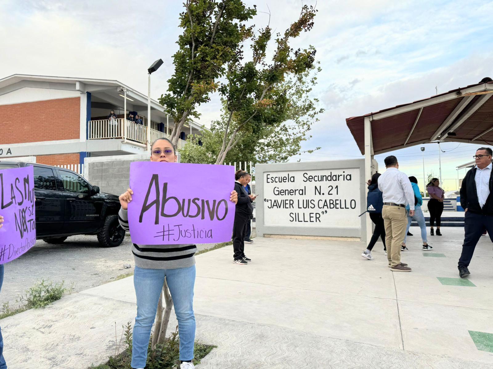 Madre exige justicia ante presunto abuso de docente hacia su hija en secundaria de Saltillo. Noticias en tiempo real
