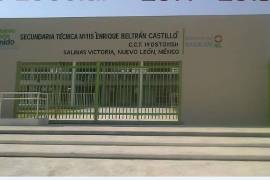 El reporte de un alumno armado en una secundaria del municipio de Salinas Victoria, Nuevo León, alarmó a estudiantes y padres de familia de esa institución educativa.