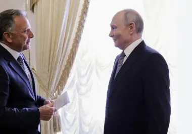 La iniciativa llega tras una nueva ronda de contactos diplomáticos impulsada por Washington, aunque persisten profundas diferencias sobre las condiciones para alcanzar la paz.