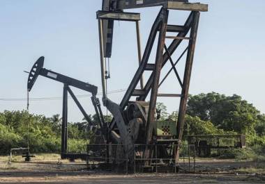 Los funcionarios afirmaron que los planes de Trump para controlar las reservas de petróleo de Venezuela, que son las más grandes del mundo, incluyen cortar el acceso de Rusia y China.