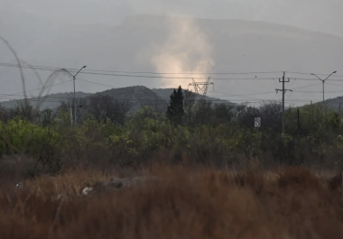 Vecinos reportan humo constante en el sector norponiente, especialmente por las noches en tramos cercanos a Nazario Ortiz Garza.