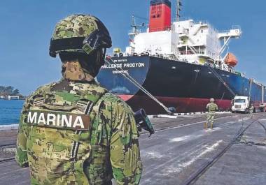 Otros señalados en la red son el excapitán Víctor Hugo Perrey Pérez y Francisco Javier Martínez, exgerente de Administración y Finanzas de la aduana de Tampico.