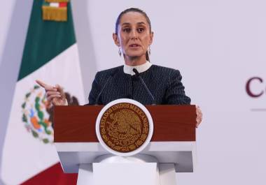 Al cuestionarle si tiene planes de salir de la capital, la presidenta dejó claro que permanecerá en el país y que no habrá giras ni actividades oficiales fuera de la Ciudad de México hasta el próximo lunes.