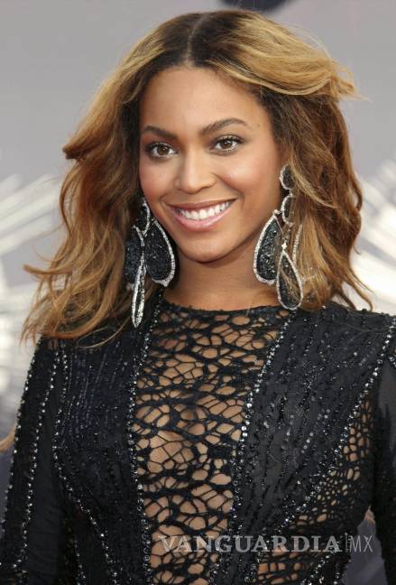$!Fotografía de archivo fechada el 24 de agosto de 2014 que muestra a la cantante estadounidense Beyoncé Knowles. EFE/Jimmy Morrison