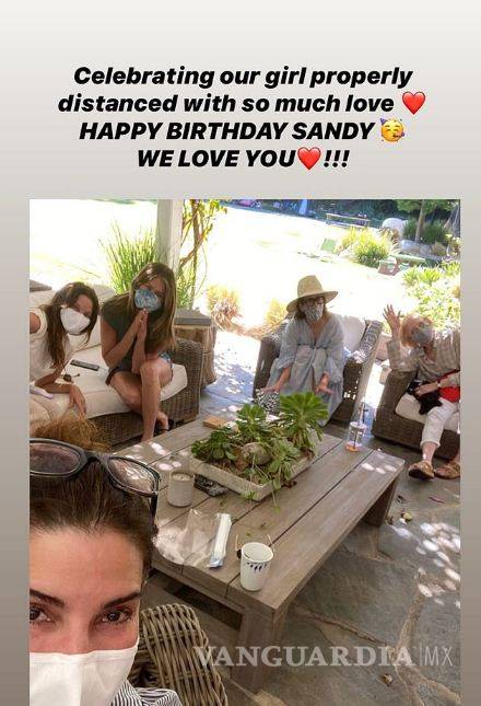 $!Entre amigas y siguiendo las medidas sanitarias, Sandra Bullock celebra su cumpleaños