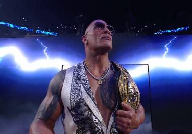 The Rock regresó a la WWE y todo parece indicar que tendrá una rivalidad con Roman Reigns o Cody Rhodes.