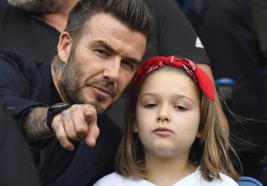 David Beckham besó a su hija de 10 años en la boca, estallan críticas en las redes
