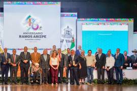 Autoridades municipales y estatales encabezaron la Sesión Solemne de Cabildo por el 46 aniversario de la elevación de Ramos Arizpe como ciudad.