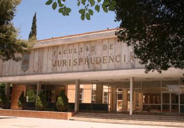 De nueva cuenta la Facultad de Jurisprudencia está relacionada con casos de violencia contra mujeres,