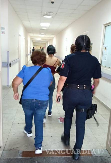 $!La mujer fue auxiliada y llevada a atención médica y psicológica.