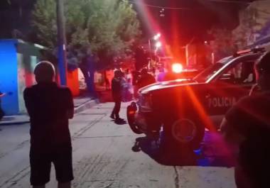 Una mujer policía fue agredida con un arma blanca durante el enfrentamiento registrado al poniente de Saltillo.