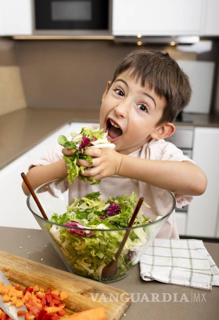 $!A los pequeños se les puede compartir el amor e interés por comer sano.