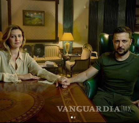 $!La publicación de Vogue en la que aparecen el presidente de Ucrania, Volodymyr Zelenskyy y su esposa, Olena, ha causado controversia.