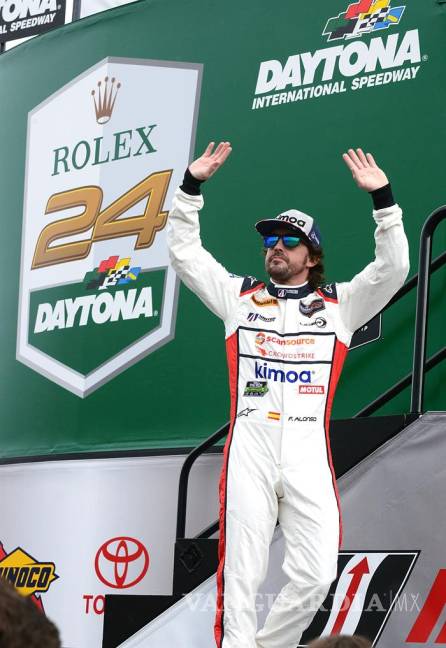 $!Alonso se mantiene a medio minuto del líder a la hora de carrera en Daytona