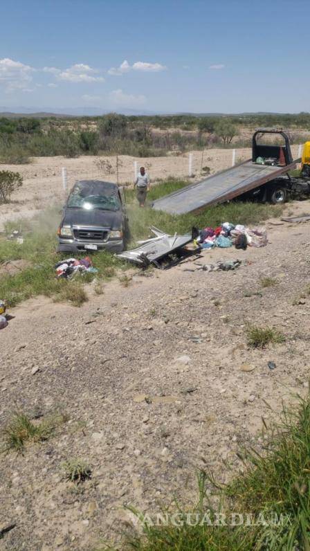 $!Los ocupantes resultaron con lesiones leves.