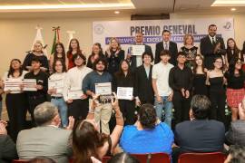 La UAdeC reconoció a egresados de las unidades Sureste, Laguna y Norte por su destacado desempeño en el EGEL-Ceneval.