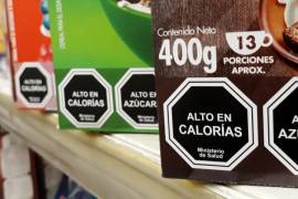 Piden dependencias del gobierno a Concamin retirar amparo por etiquetado de alimentos