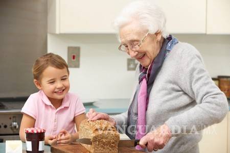 $!En Coahuila las abuelas cuidan a los nietos