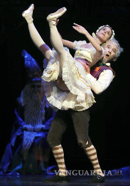 $!Julio Bocca lleva a Barcelona una colorista, dinámica y familiar "Coppélia"