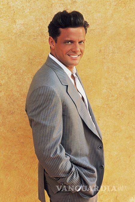 $!¡Dicen que Luis Miguel parece de plástico!