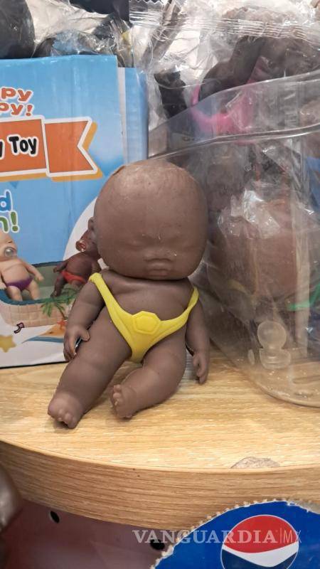 $!El producto es comercializado como una muñeca para liberar estrés mediante golpes y otras formas de manipulación física, situación que ha generado críticas en Asia.