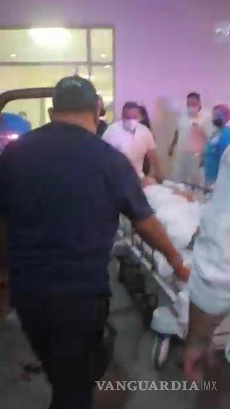 $!Al nacer, es necesario cubrir al bebé, tal y como lo hizo el oficial de policía con su camisola.