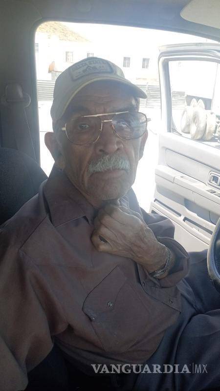 $!Esteban Ramírez Medina fue descendido de su vehículo y trasladado a un punto seguro, mientras se coordinaba con sus familiares para su entrega.