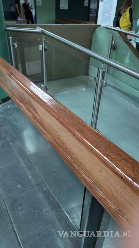 $!La espera para cortar el listón de la rampa en la clínica 82 del Seguro Social ha generado denuncias.