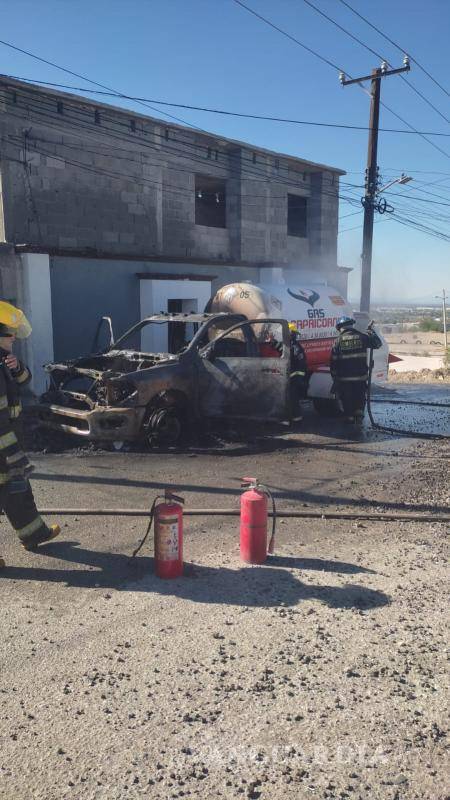 $!La buena capacitación y equipo de los bomberos fue detereminante.