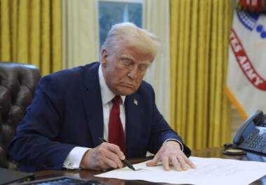 La medida inicia una revisión de 30 días dirigida por los Departamentos de Estado y del Tesoro para identificar ramas de la Hermandad en Egipto, Jordania y Líbano para una posible designación.