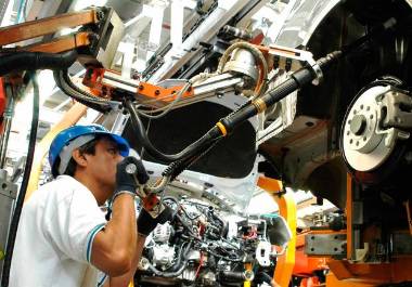 A nivel nacional hay detenidas hasta 80 inversiones de socios de este centro patronal de los giros automotrices. FOTO: