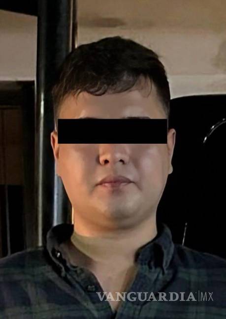 Cae por exhibicionista en Nuevo León; transitaba en vehículo robado