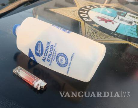 Hombre arroja alcohol al rostro de su pareja y la quema, en Nuevo León