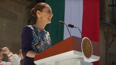 Desde el Zócalo de la Ciudad de México la presidenta encabezó una asamblea informativa frente a simpatizantes y políticos | Foto: Especial