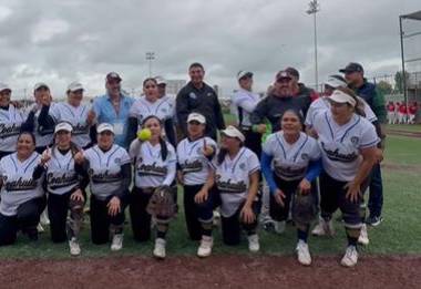 La representación femenil de Coahuila todavía tiene la oportunidad de festejar un doble campeonato, pues la rama varonil disputará la final ante Chihuahua.